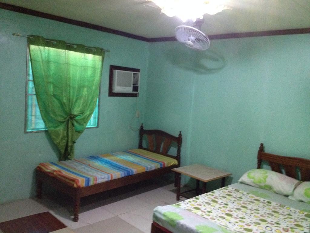 Dhayne Pension Puerto Princesa Zimmer foto